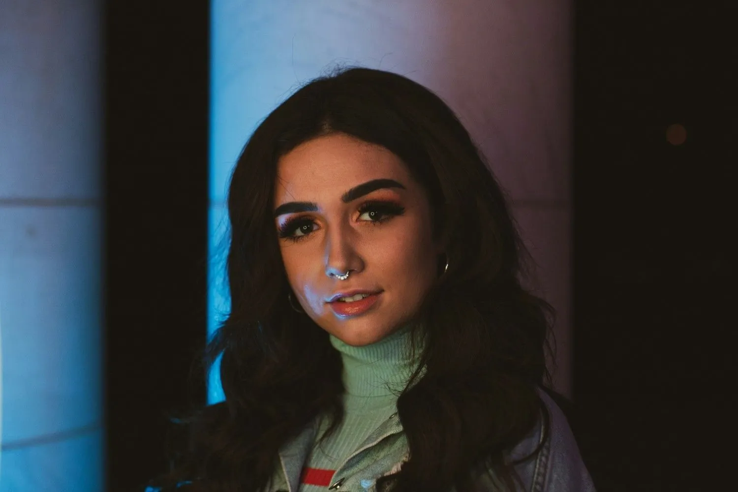 Flirtooy member Samantha connecting through common interests